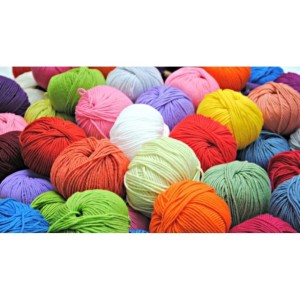 NOVELO DE LÃ CORES SORTIDAS 1 UNIDADE